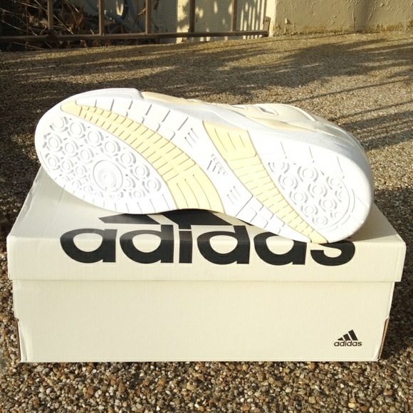 adidas MIDCITY LOW SHOES - Picture 5 of 13